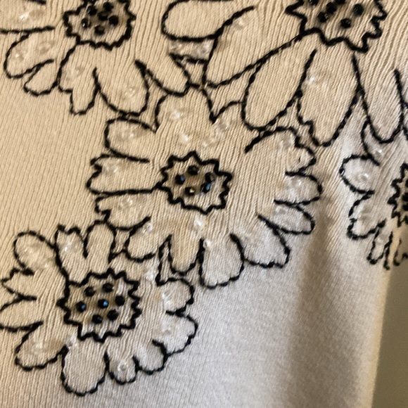 Cardigan by Liz Claiborne petite. - Picture 6 of 7